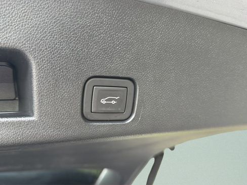 Used 2025 Chevrolet Traverse Z71 w/ Driver Confidence Package AWD/4WD image 25