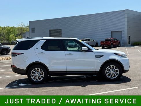 Used 2018 Land Rover Discovery SE AWD/4WD image 6