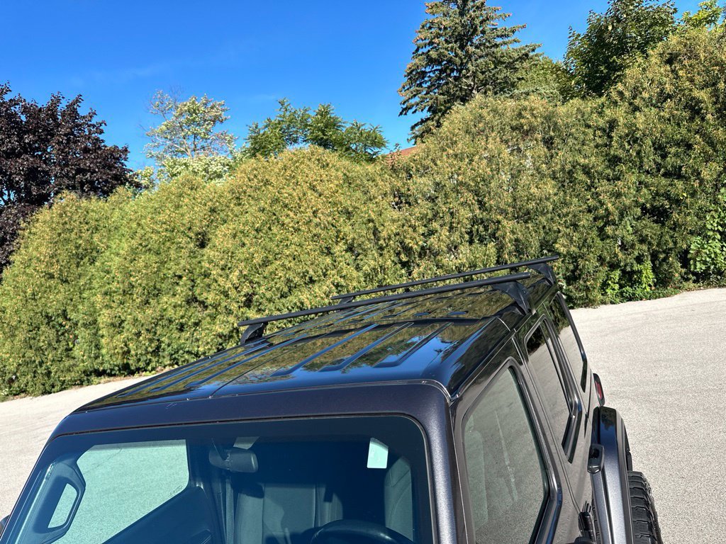 Used 2018 Jeep Wrangler Unlimited Sahara w/ Cold Weather Group AWD/4WD image 34
