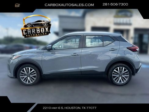 Used 2024 Nissan Kicks SV FWD image 2
