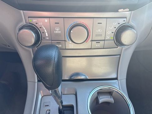 Used 2010 Toyota Highlander 4WD image 26