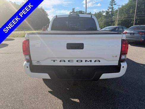 Used 2018 Toyota Tacoma TRD Sport w/ Technology Package AWD/4WD image 4