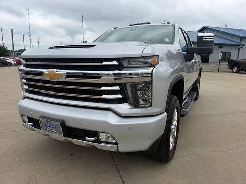 Used 2021 Chevrolet Silverado 2500 High Country w/ Z71 Off-Road Package AWD/4WD image 3
