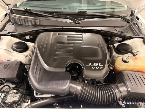 Used 2023 Chrysler 300 Touring L w/ Popular Equipment Group RWD image 11