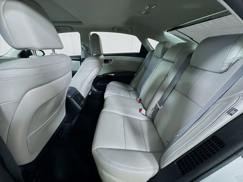 Used 2013 Toyota Avalon Limited image 30