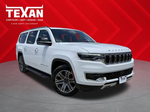 Used 2024 Jeep Wagoneer L Series II w/ Flexible Seating Group AWD/4WD image 1