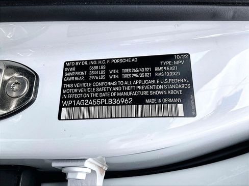 Certified 2023 Porsche Macan S AWD/4WD image 35