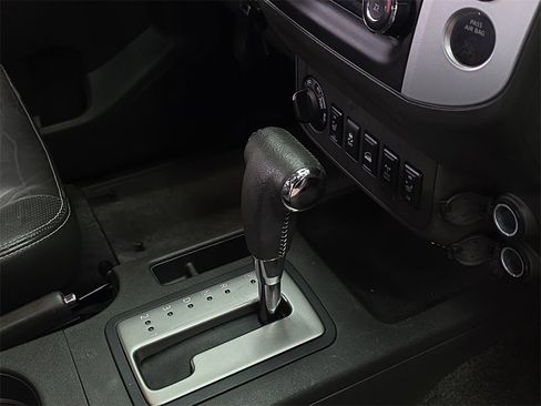 Used 2014 Nissan Xterra PRO-4X w/ Pro-4x Leather Package image 18