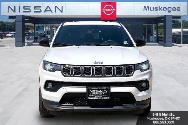 Used 2024 Jeep Compass Latitude AWD/4WD image 2