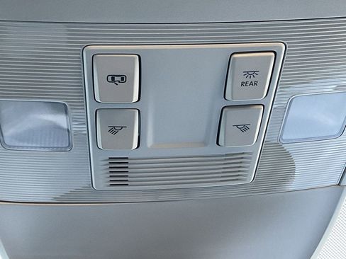 Used 2025 Volkswagen Taos S image 28