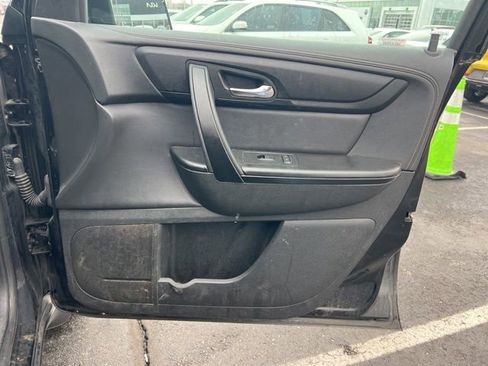 Used 2017 Chevrolet Traverse LT w/ Style and Technology Package image 30