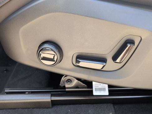 New 2026 Volvo XC90 B6 Plus w/ Protection Package Premier image 14