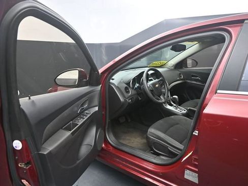 Used 2016 Chevrolet Cruze LT FWD image 12
