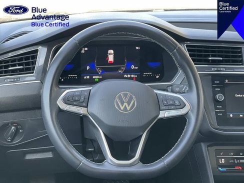 Used 2023 Volkswagen Tiguan SE FWD image 11