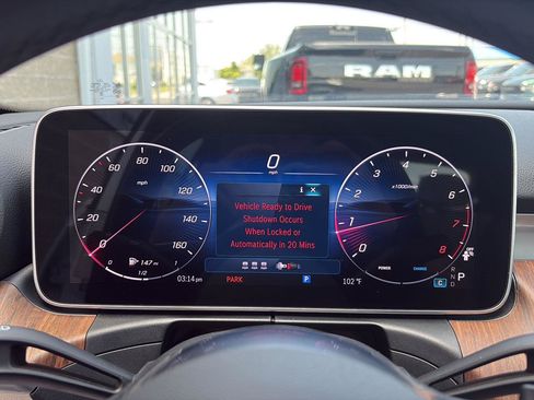 Used 2025 Mercedes-Benz C 300 4MATIC Sedan image 11