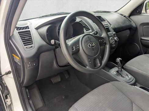 Used 2013 Kia Soul FWD image 10