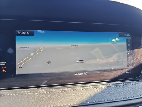 Used 2019 Mercedes-Benz S 560 4MATIC Sedan image 24