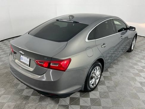 Used 2018 Chevrolet Malibu LT w/ LPO, Convenience Package 2 FWD image 8