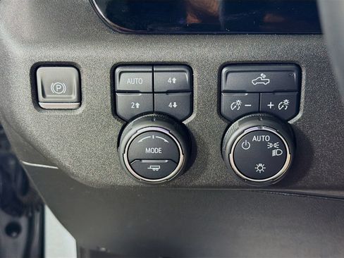 Used 2024 Chevrolet Silverado 1500 LT AWD/4WD image 11