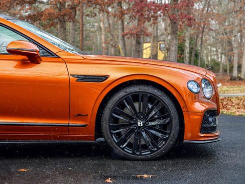 Used 2024 Bentley Flying Spur W12 image 11