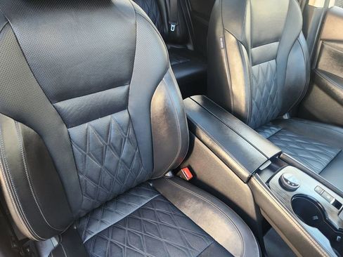 Used 2023 Nissan Rogue Platinum w/ Platinum Premium Package image 16