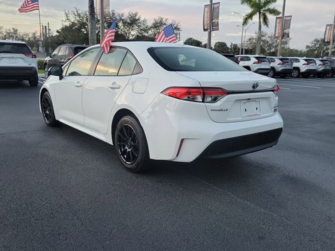 Used 2023 Toyota Corolla SE image 9