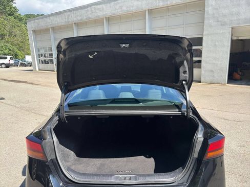 Used 2025 Nissan Altima 2.5 SV FWD image 32