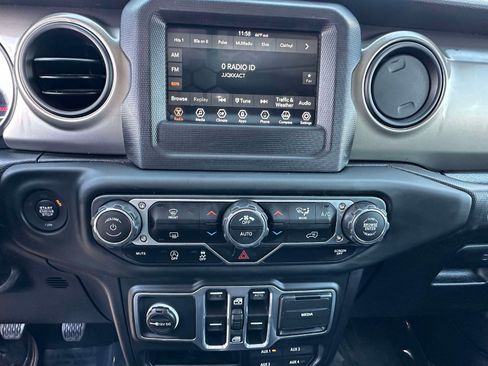 Used 2018 Jeep Wrangler Unlimited Sport S AWD/4WD image 8