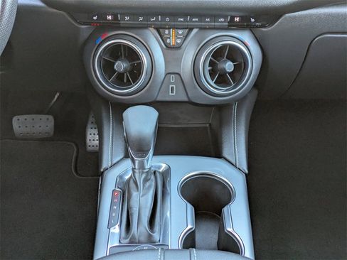 Used 2025 Chevrolet Blazer LT image 16