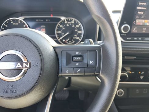 Used 2023 Nissan Rogue S FWD image 29