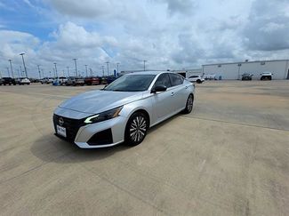 Used 2024 Nissan Altima 2.5 SV FWD video 1
