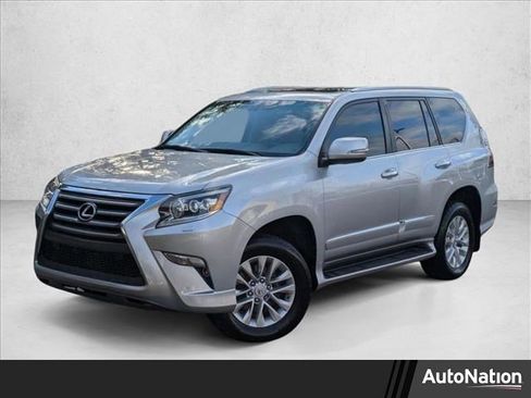 Used 2017 Lexus GX 460 image 1