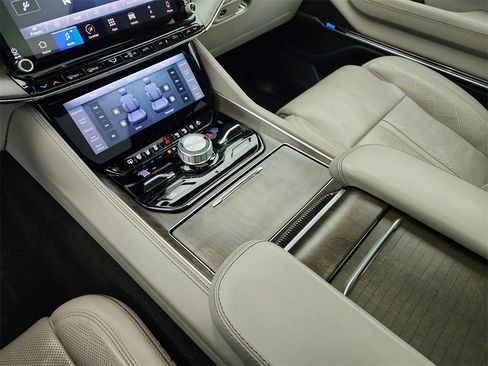 Used 2022 Jeep Grand Wagoneer Series II w/ Convenience Group III image 16