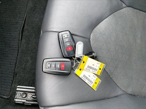 Used 2022 Toyota Camry XSE image 32