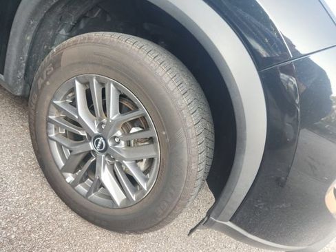 Used 2024 Nissan Rogue S AWD/4WD image 2