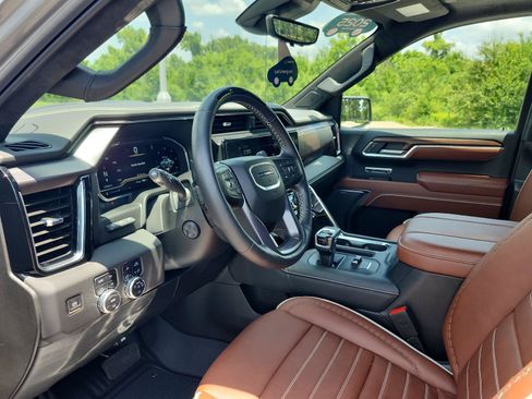 Certified 2025 GMC Sierra 1500 Denali Ultimate AWD/4WD image 19