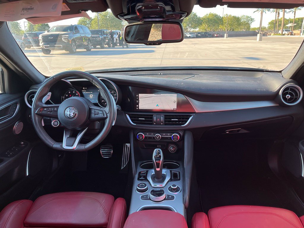 Used 2023 Alfa Romeo Giulia Veloce RWD image 13