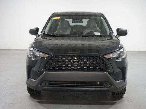 Certified 2025 Toyota Corolla Cross L image 2