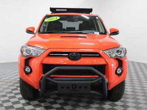 Certified 2024 Toyota 4Runner TRD Off-Road Premium w/ Moonroof Package AWD/4WD image 9