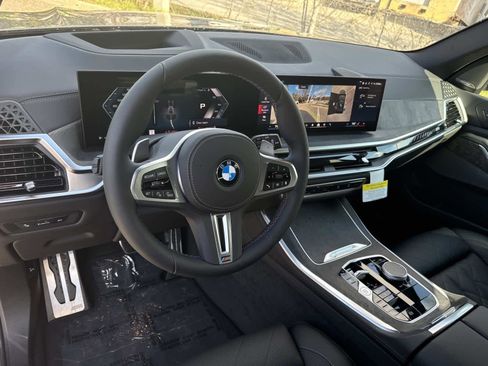 New 2026 BMW X5 M60i w/ Climate Comfort Package image 22