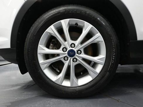 Used 2017 Ford Escape SE w/ Equipment Group 201A image 17