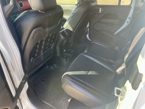Used 2020 Jeep Gladiator Rubicon AWD/4WD image 11