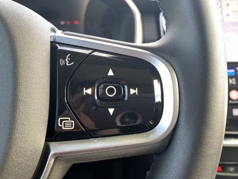 Used 2025 Volvo XC90 B6 Plus image 20