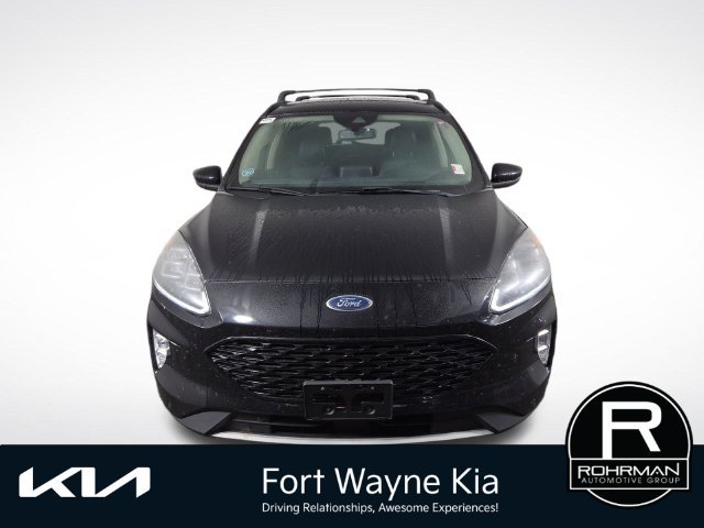 Used 2020 Ford Escape Titanium AWD/4WD image 3