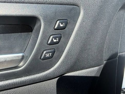 Used 2018 Toyota Highlander Limited AWD/4WD image 13
