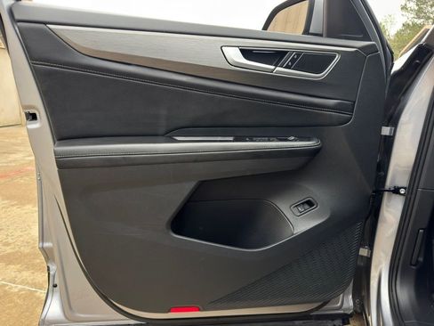 Used 2024 Volkswagen Atlas Cross Sport SE image 21