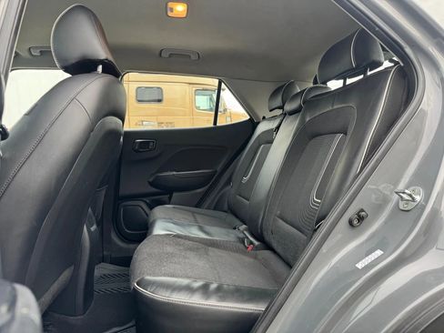 Used 2022 Hyundai Venue Limited w/ Cargo Package image 11