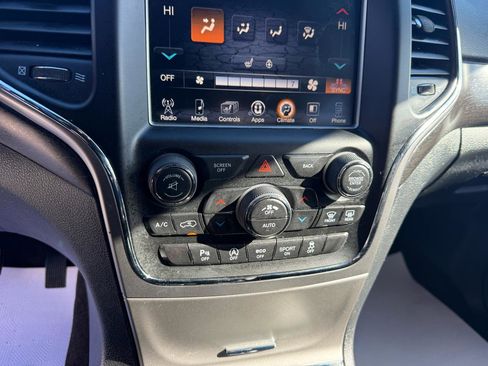 Used 2017 Jeep Grand Cherokee Altitude image 29