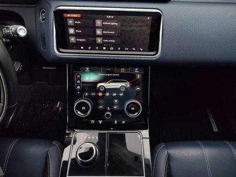 Used 2019 Land Rover Range Rover Velar R-Dynamic SE image 7