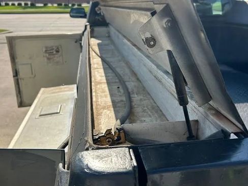 Used 2003 Chevrolet Silverado 2500 LS image 21